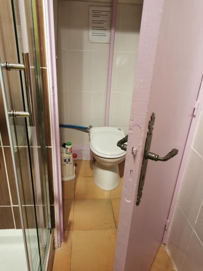 Appartement En Sous Sol De Villa Avec Acces Jardin Et Piscine 马赛 外观 照片